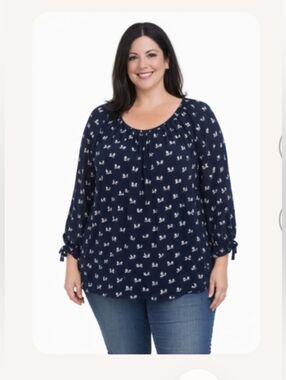 "Roz & Ali" Excellent Condition! Pretty (2X) Navy Blue Blouse With Silver Birds